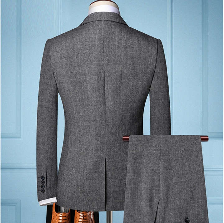 James - Classic 3-Piece Suit