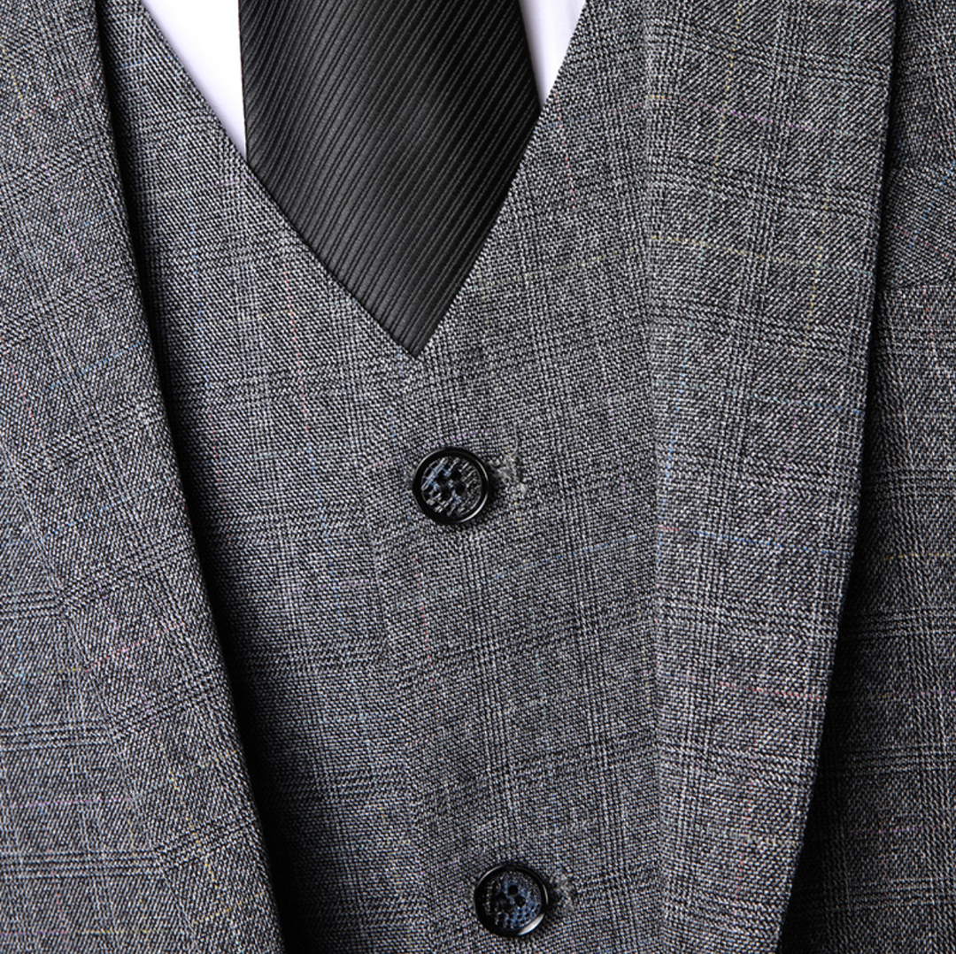 James - Classic 3-Piece Suit