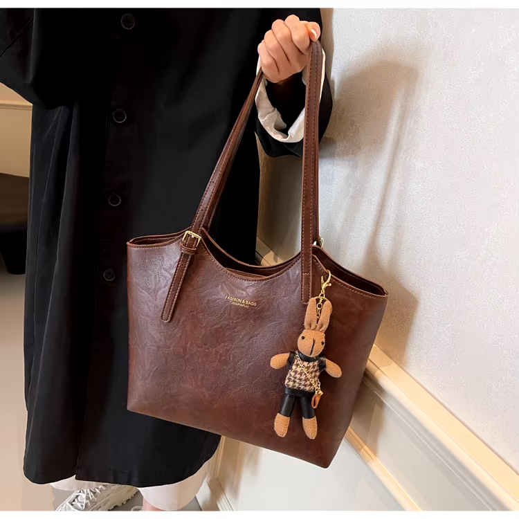 The Clara Tote